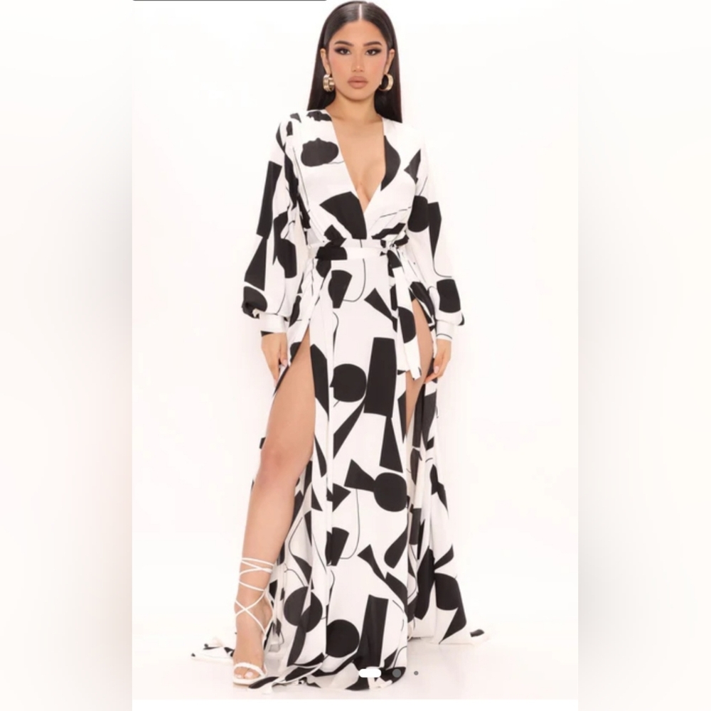 Fashion Nova Black and White Vida Loca Abstract Long Sleeve Dress